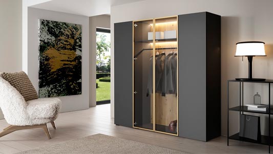 ¿Antracita, esmeralda o cobalto? Colores de moda en muebles y diseño de interiores.