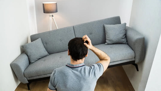 Muebles y accesorios para un salón estrecho